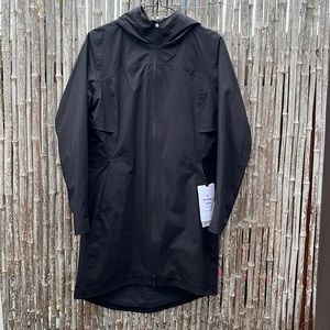 NWTO Lululemon Rain Rebel Jacket